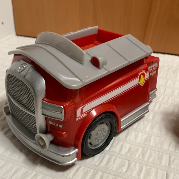 Paw Patrol On-A-Roll Marshall Transforming Firetruck w/Siren - SpinMaster - Picture 5 of 14